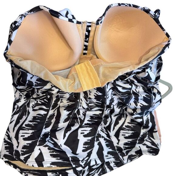 Lane Bryant Black & White Palm Leaves Relaxed Underwire Swim Tankini Top 40DD NW - Picture 9 of 16